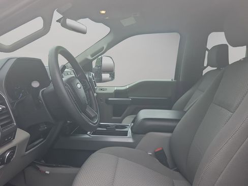 Used 2020 Ford F350 XLT w/ XLT Premium Package AWD/4WD image 9