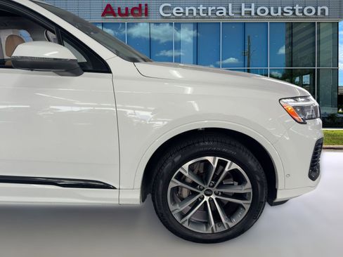 Used 2025 Audi Q7 2.0T Premium w/ Convenience Plus Package image 11