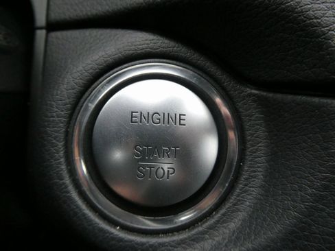 Used 2012 Mercedes-Benz C 300 4MATIC Sedan image 6