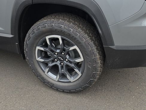 New 2026 Chevrolet Equinox ACTIV w/ Convenience Package III AWD/4WD image 12
