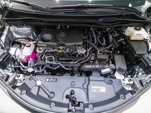 Certified 2025 Toyota Sienna LE FWD image 37
