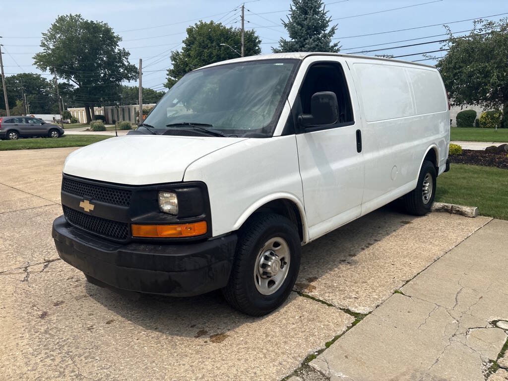 Used 2016 Chevrolet Express 2500 RWD image 3
