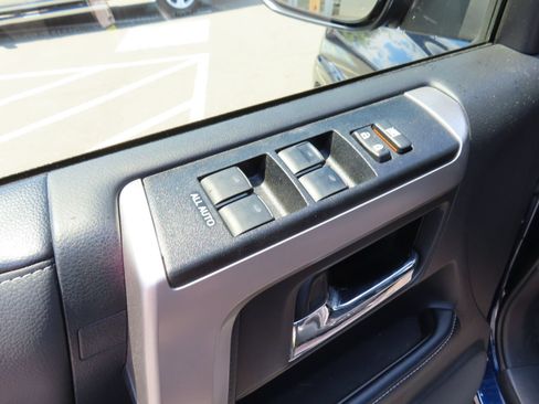 Used 2024 Toyota 4Runner SR5 Premium w/ Moonroof Package AWD/4WD image 14