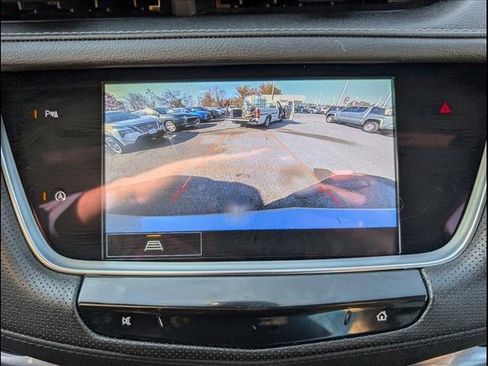 Used 2025 Cadillac XT5 Premium Luxury image 11