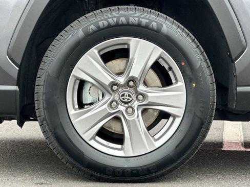 Used 2025 Toyota RAV4 XLE FWD image 23