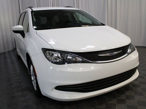 Used 2020 Chrysler Voyager Lxi image 28