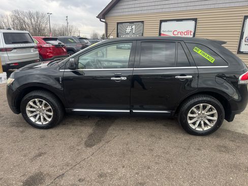 Used 2011 Lincoln MKX AWD w/ Sight & Sound Pkg image 8