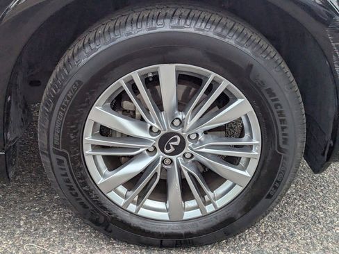 Certified 2018 INFINITI QX80 Limited w/ All Season Package image 10