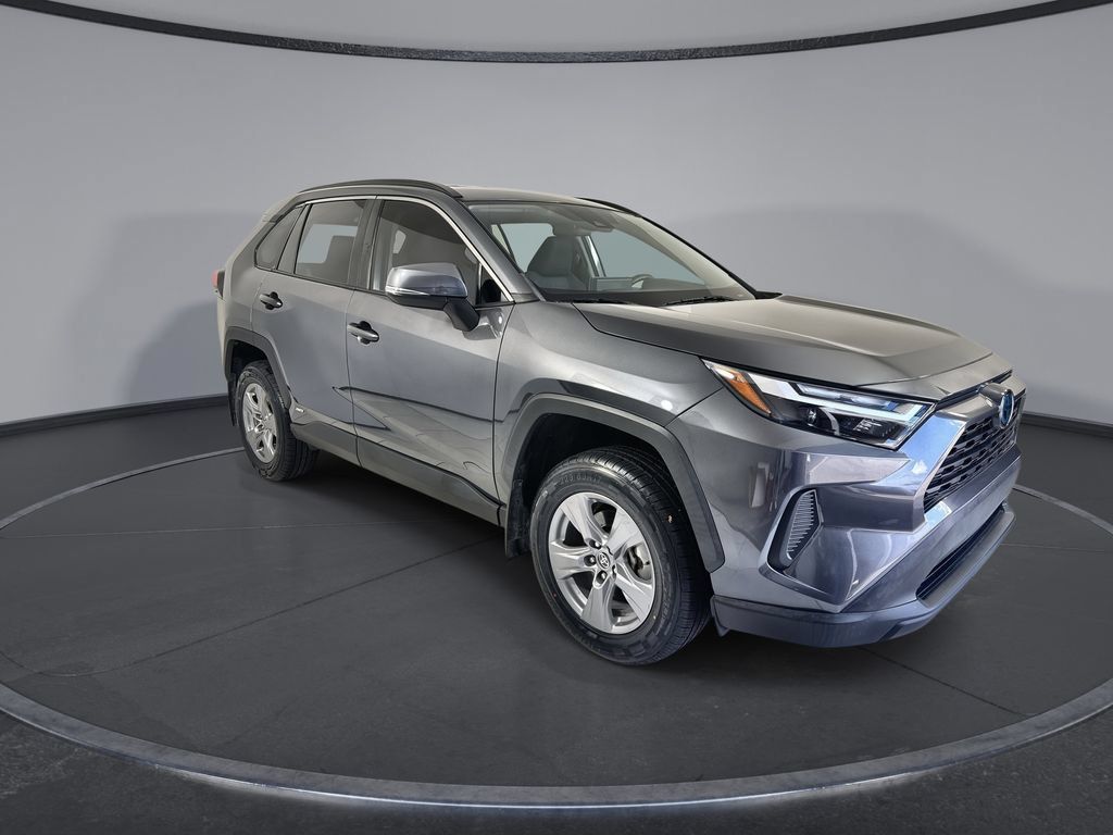 Used 2024 Toyota RAV4 XLE AWD/4WD image 2