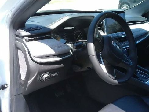 Used 2024 Jeep Compass Latitude AWD/4WD image 2