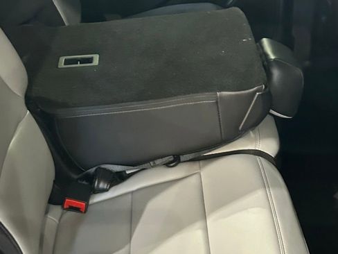 Used 2021 Ford Explorer XLT w/ Equipment Group 202A AWD/4WD image 73