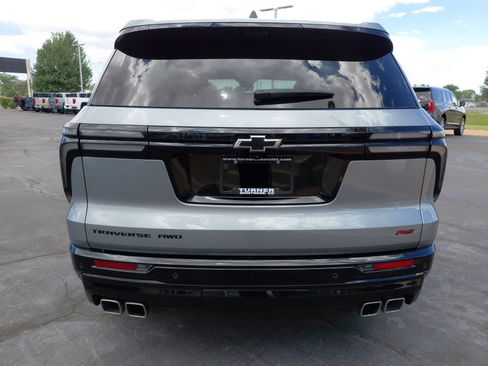 Used 2025 Chevrolet Traverse RS w/ LPO, Floor Liner Package AWD/4WD image 5