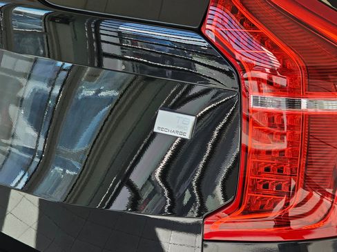 Certified 2024 Volvo XC90 T8 Plus w/ Protection Package image 7