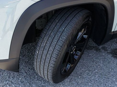 Used 2025 Chevrolet Equinox LT w/ Convenience Package II image 42