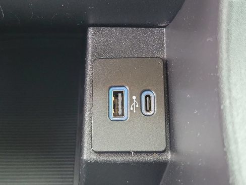 Certified 2023 Ford Edge SEL AWD/4WD image 30