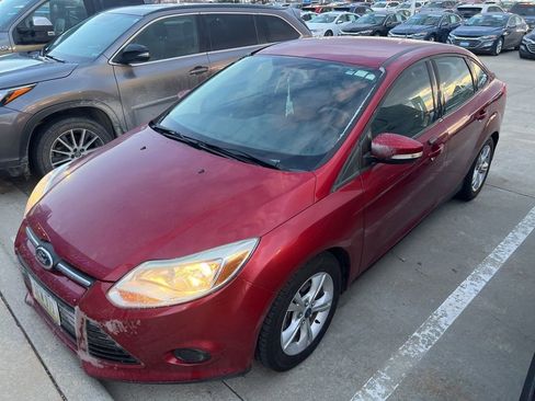 Used 2014 Ford Focus SE image 2