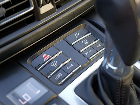 Used 2021 Porsche Macan S image 18