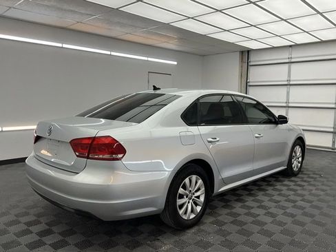 Used 2014 Volkswagen Passat Wolfsburg Edition image 22