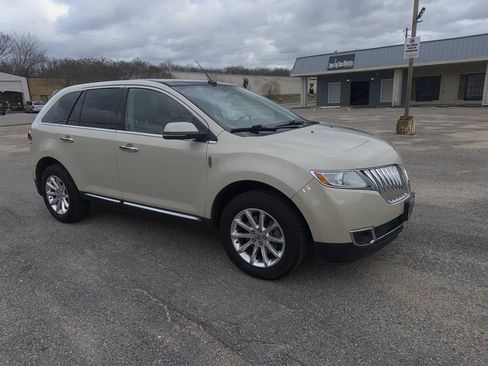 Used 2014 Lincoln MKX FWD w/ Equipment Group 102A image 14