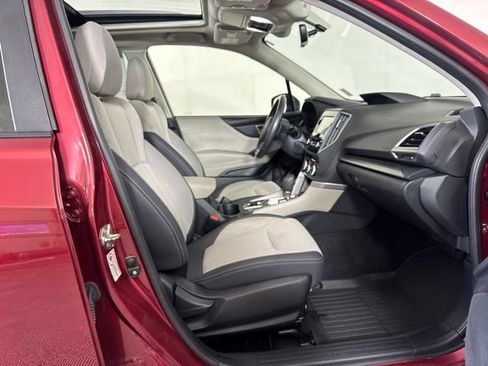 Used 2019 Subaru Forester Premium AWD/4WD image 4