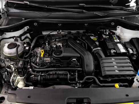 Used 2022 Volkswagen Taos SEL w/ Panoramic Sunroof Package image 53