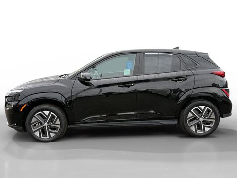 Certified 2023 Hyundai Kona SE image 2