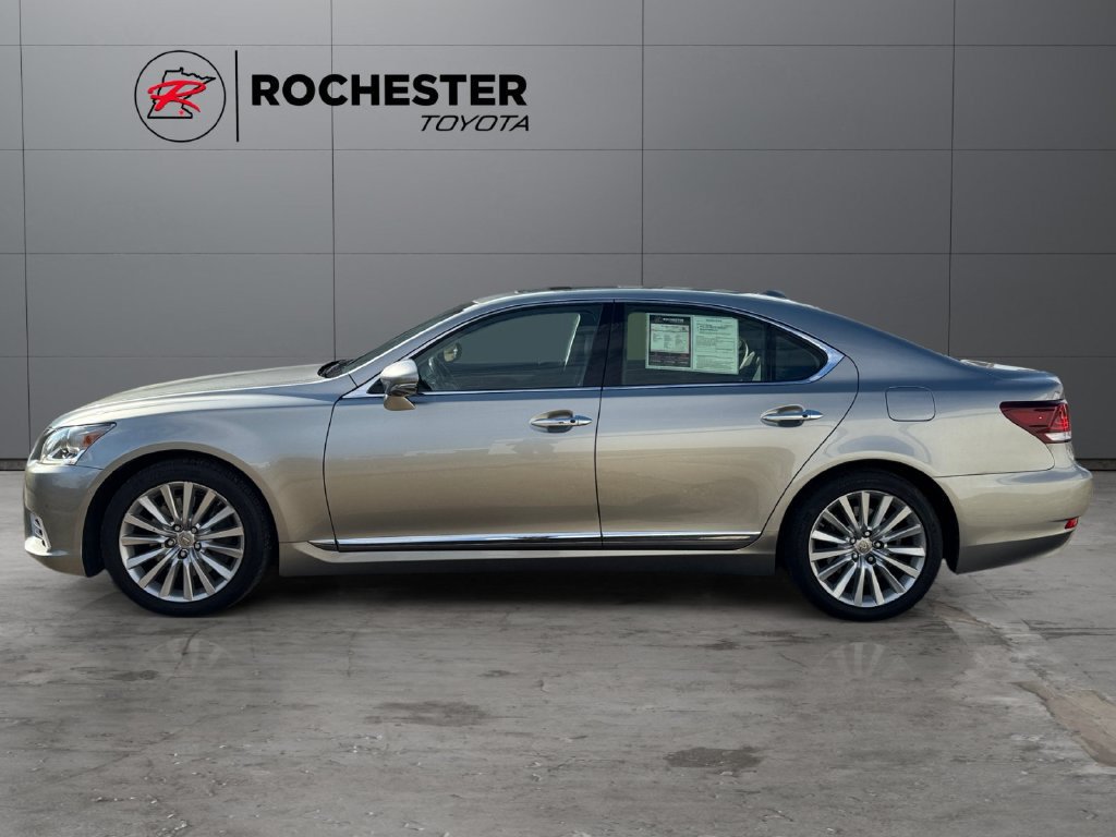 Used 2016 Lexus LS 460 AWD w/ Comfort Package image 2