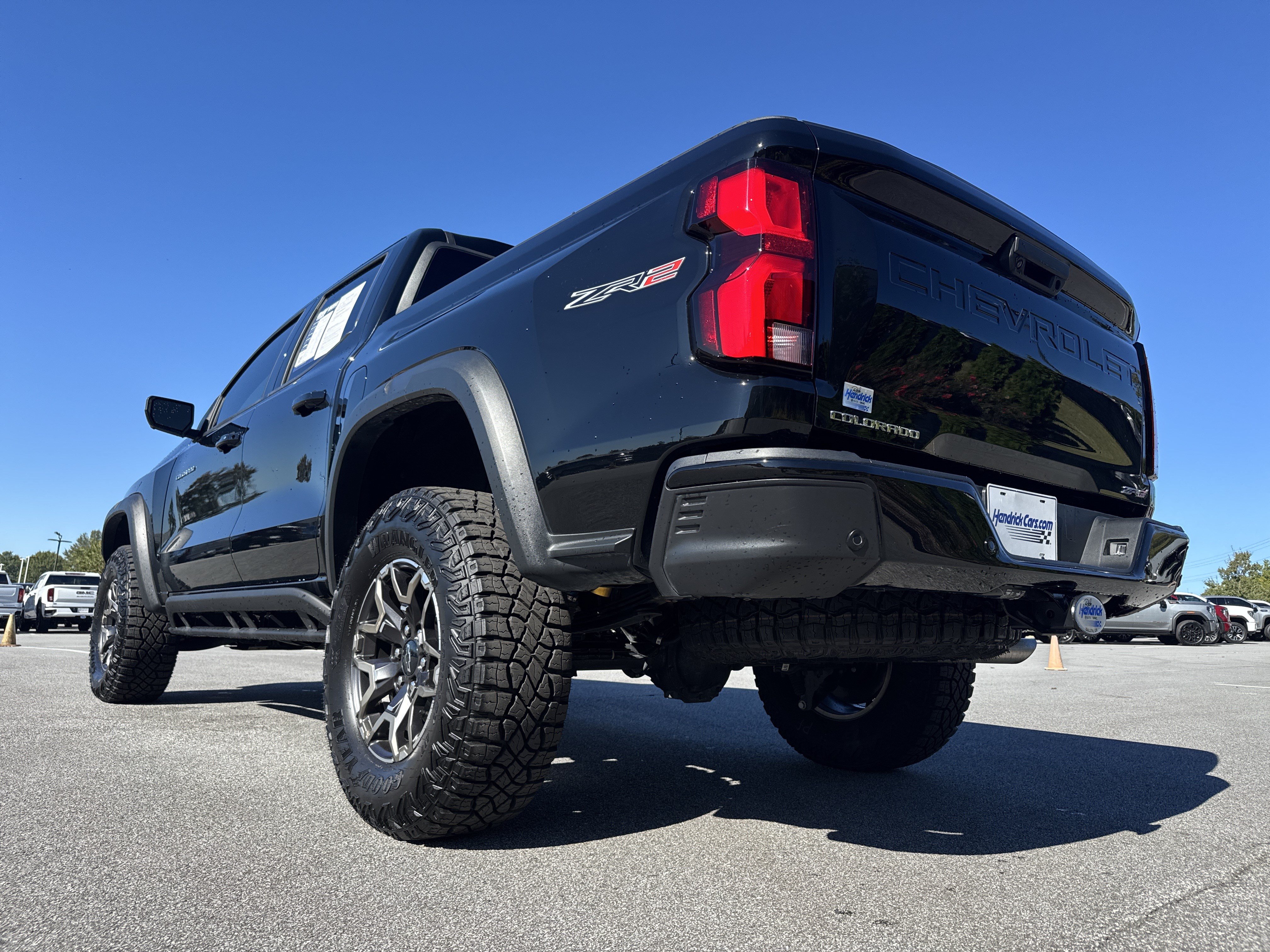 Used 2025 Chevrolet Colorado ZR2 w/ Technology Package AWD/4WD image 8