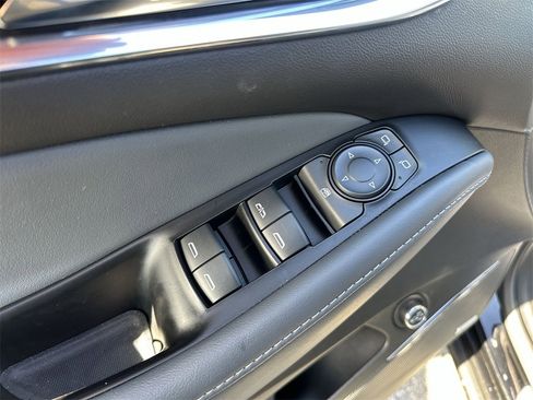 Used 2023 Buick Enclave Essence w/ Experience Buick Package image 13