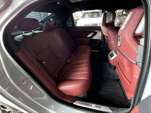 Used 2024 BMW 740i w/ Executive Package image 21