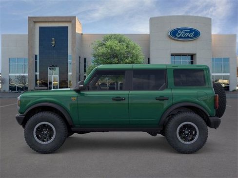 New 2025 Ford Bronco Badlands image 3