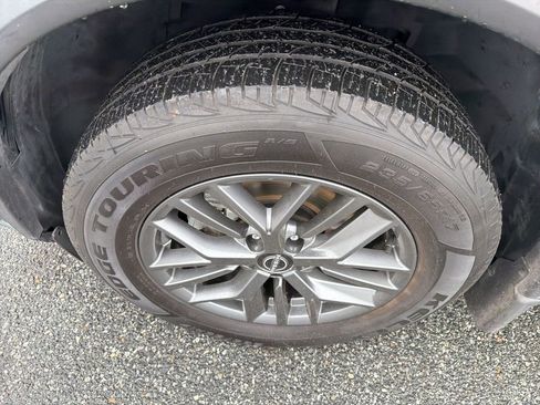 Used 2023 Nissan Rogue S image 11