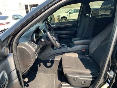 Used 2021 Jeep Grand Cherokee Laredo image 10