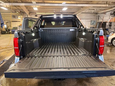 Used 2024 Toyota Tacoma TRD Off-Road image 18