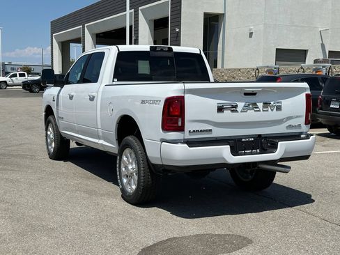 New 2026 RAM 2500 Laramie w/ Sport Appearance Package AWD/4WD image 4