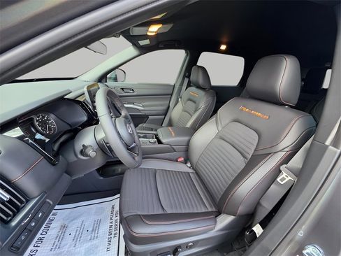 New 2025 Nissan Pathfinder Rock Creek image 23