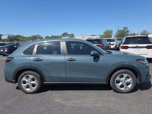 Used 2025 Honda HR-V LX image 8