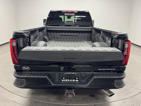 Used 2024 GMC Sierra 3500 Denali w/ Technology Package image 12