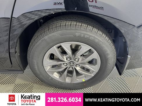 New 2026 Toyota Sienna XLE FWD image 15