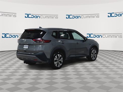 Used 2021 Nissan Rogue SV image 9