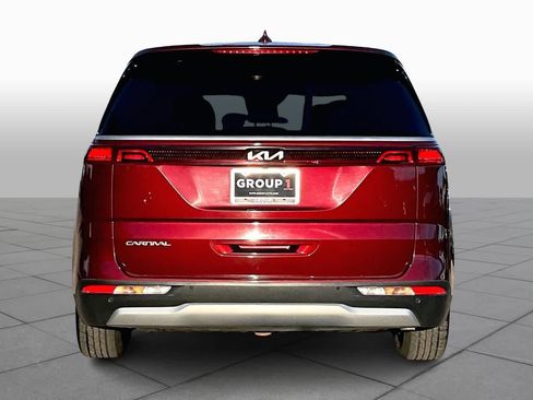 Used 2024 Kia Carnival LX image 5