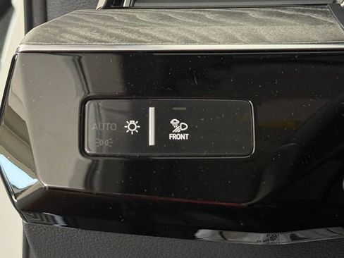 Used 2022 Audi e-tron Premium Plus w/ Premium Plus Package AWD/4WD image 44