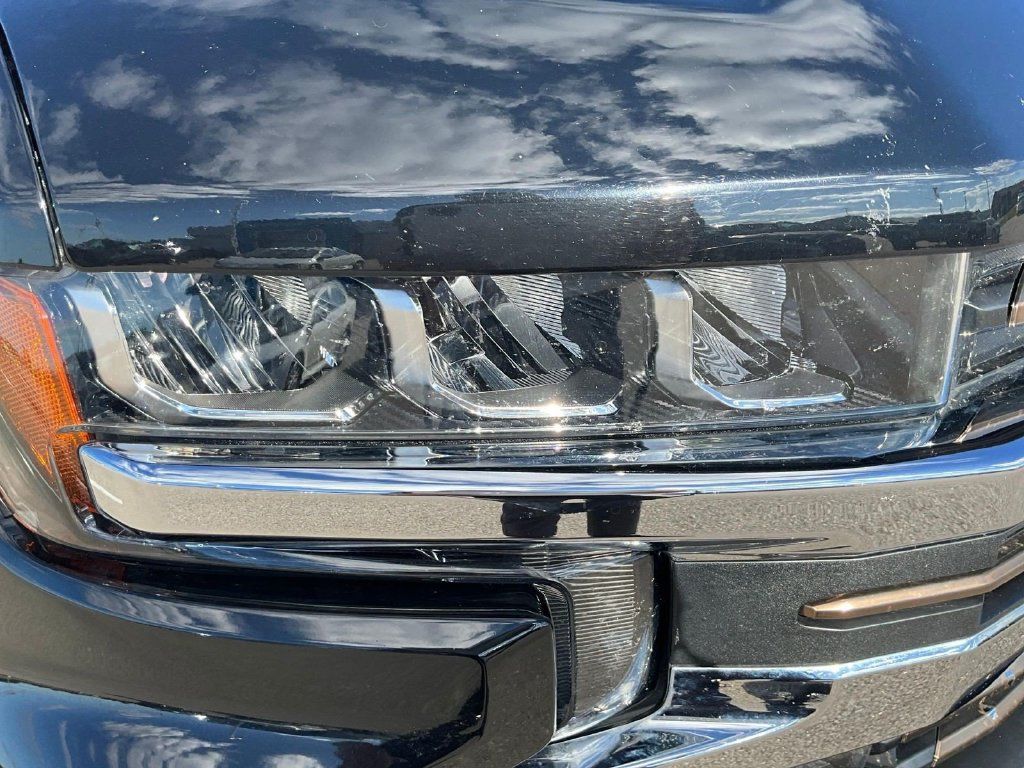 Used 2019 Chevrolet Silverado 1500 High Country w/ Technology Package AWD/4WD image 22
