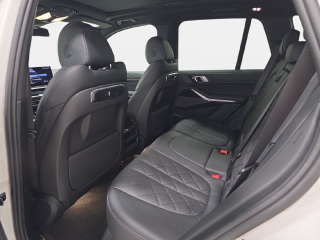 Certified 2024 BMW X5 xDrive40i w/ Premium Package AWD/4WD image 10