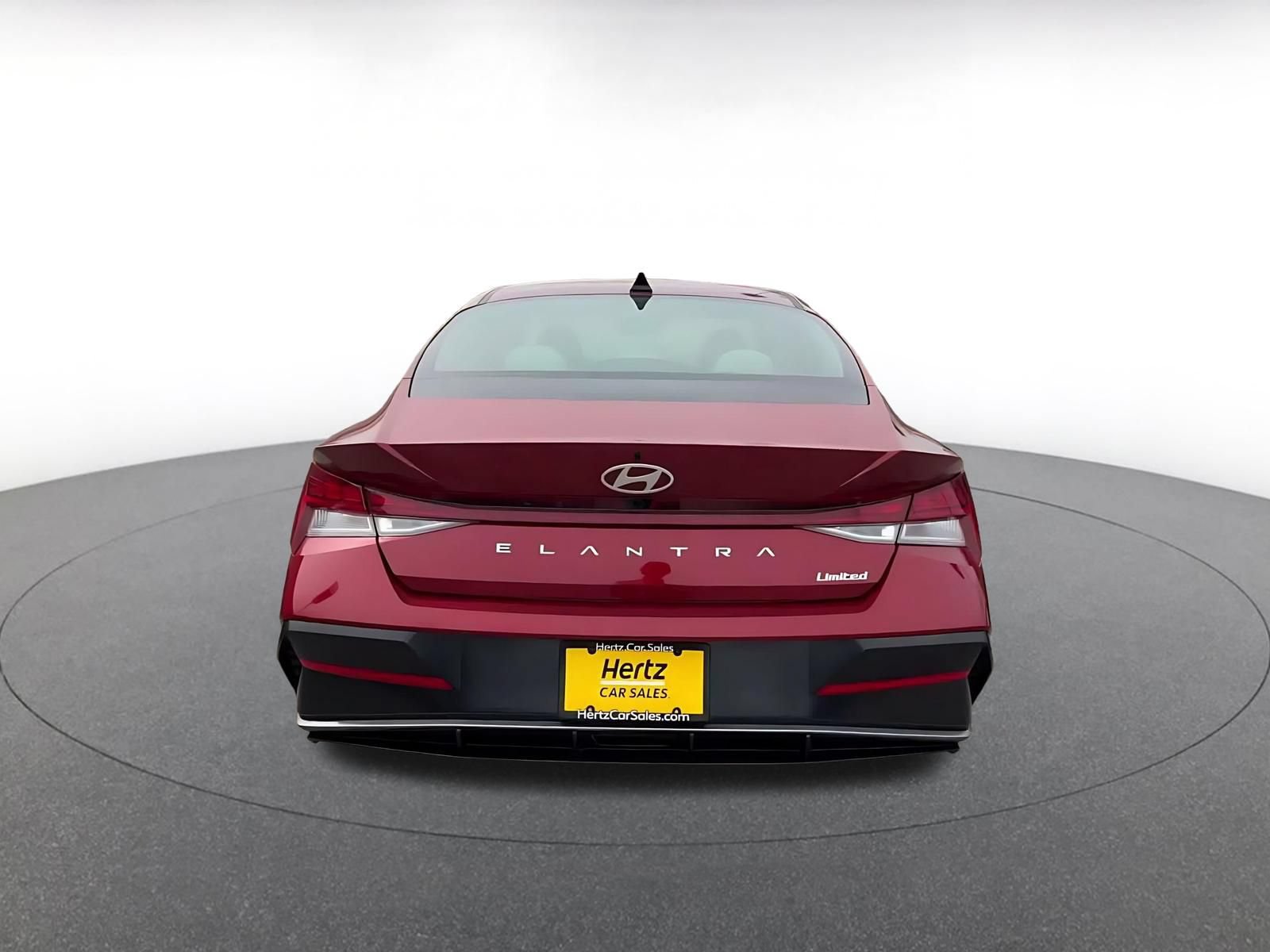 Used 2025 Hyundai Elantra Limited FWD image 12