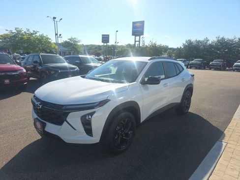 New 2026 Chevrolet Trax LT FWD image 6
