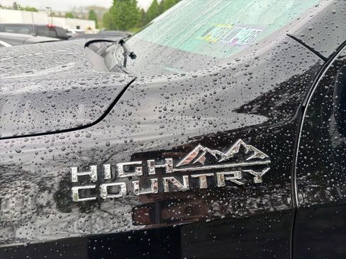 Used 2023 Chevrolet Tahoe High Country AWD/4WD image 4