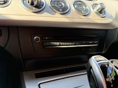 Used 2015 BMW Z4 sDrive28i image 11