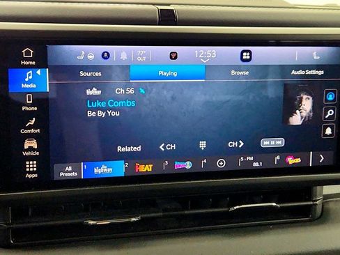 Used 2025 Jeep Wrangler Sahara image 18