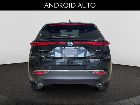 Used 2023 Toyota Venza XLE image 4